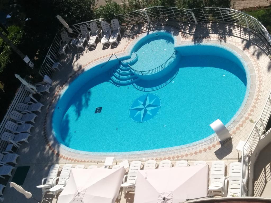 Hotel San Francisco Lignano Sabbiadoro Dış mekan fotoğraf