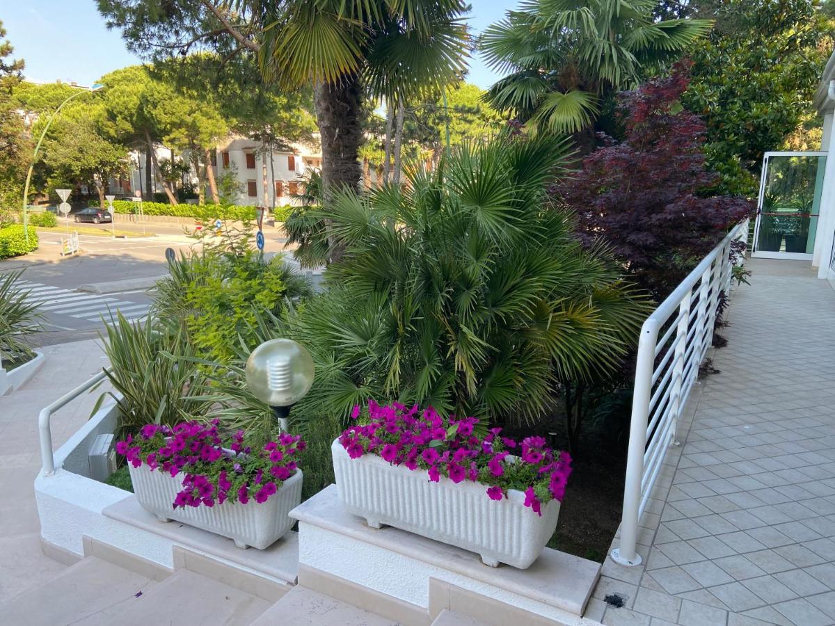 Hotel San Francisco Lignano Sabbiadoro Dış mekan fotoğraf