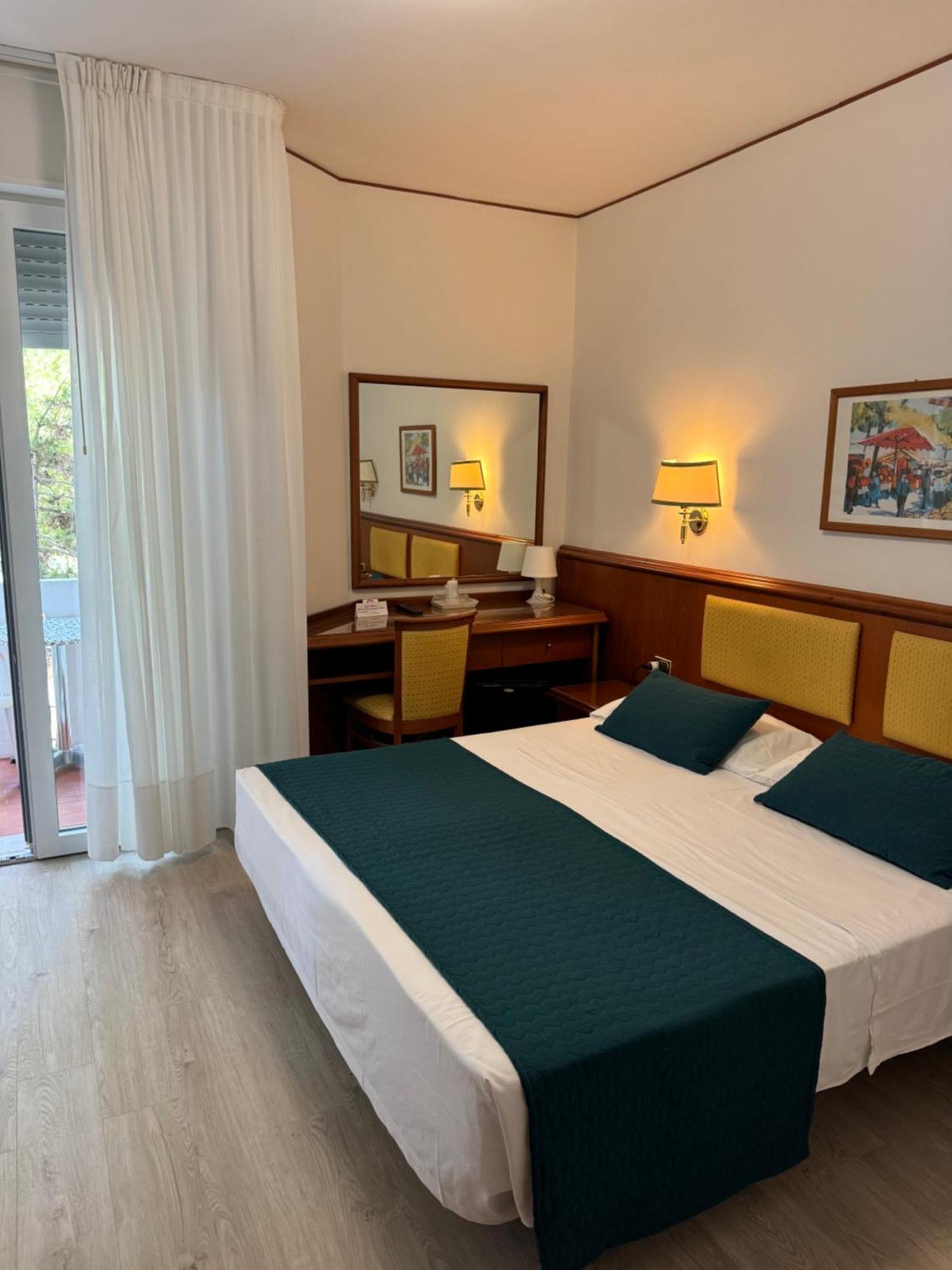 Hotel San Francisco Lignano Sabbiadoro Dış mekan fotoğraf