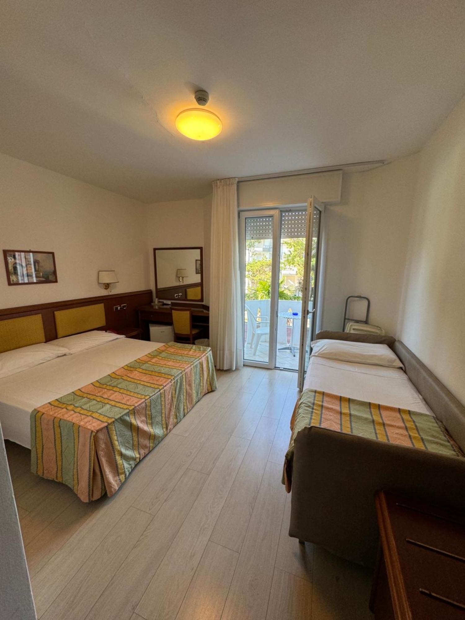 Hotel San Francisco Lignano Sabbiadoro Dış mekan fotoğraf